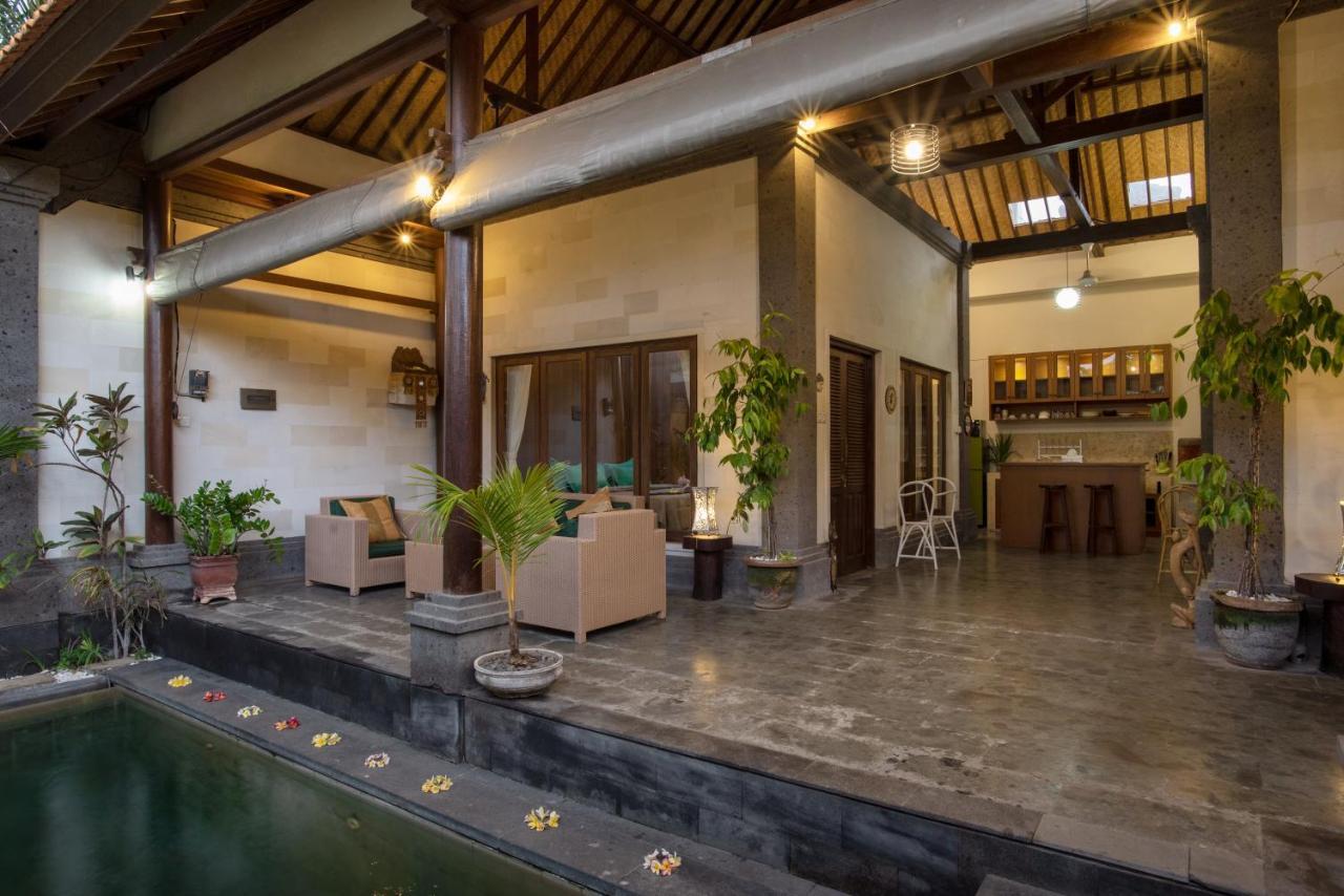 Bidadari Villa Seminyak Esterno foto